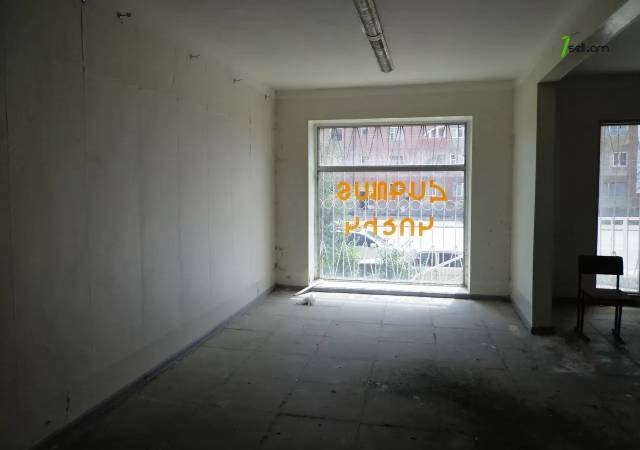 Առևտրային տարածք Պարույր Սևակի փողոցում Գյումրիում, 290 ք.մ.