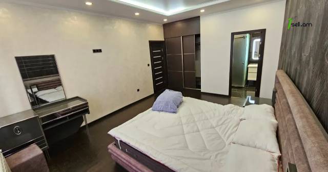 Երկու հարկանի քարե տուն Մարշալ Բաբաջանյանի փողոցում Ավանում, 500 քմ, 3+ սանհանգույց