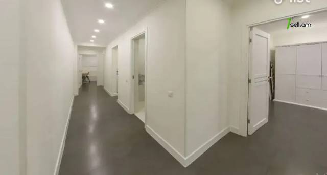 Մեկ հարկանի քարե տուն, Համո Սահյան կենտրոնում, 170 ք.մ., 3+ սանհանգույց