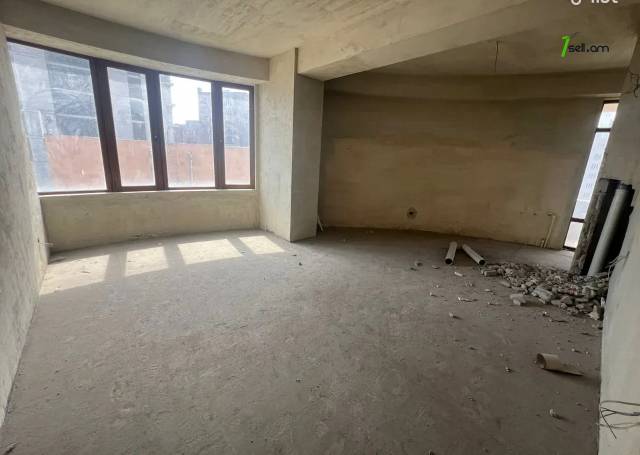 Ընդարձակ 4 սենյականոց բնակարան նորակառույց շենքում Աբովյան փողոցում, 225 քմ, 6/14 հարկ