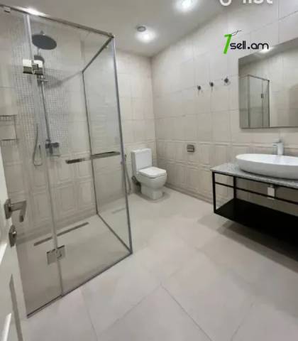 Երեք հարկանի քարե թաունհաուզ, Duryan District Ավանում, 400 ք.մ., 3+ սանհանգույց
