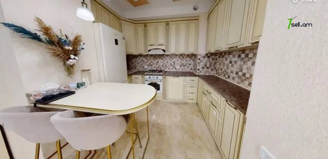 3 սենյականոց բնակարան նորակառույց շենքում Շինարարների փողոցում, 65 ք.մ., 1/9 հարկ, բարձր առաստաղներ