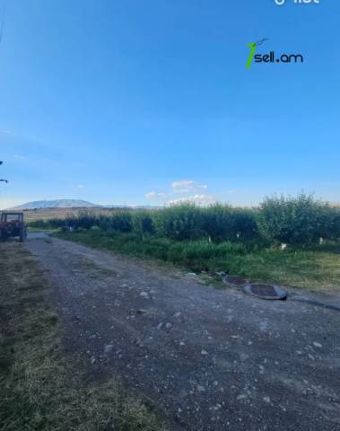 Գյուղատնտեսական հողատարածք Զովունիում, 12,000 ք.մ.