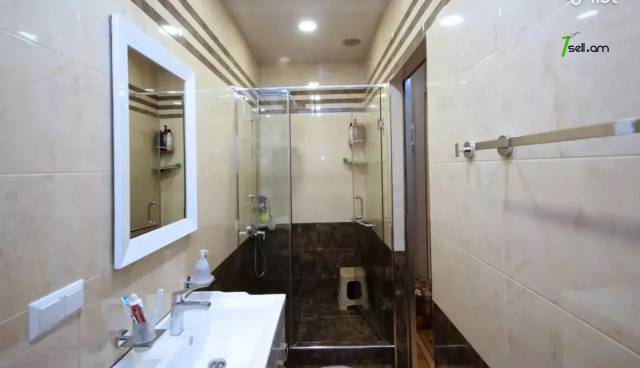 Երկու հարկանի քարե տուն Լուսինե Զաքարյան փողոցում Նորք Մարաշում, 343 քմ, 2 սանհանգույց