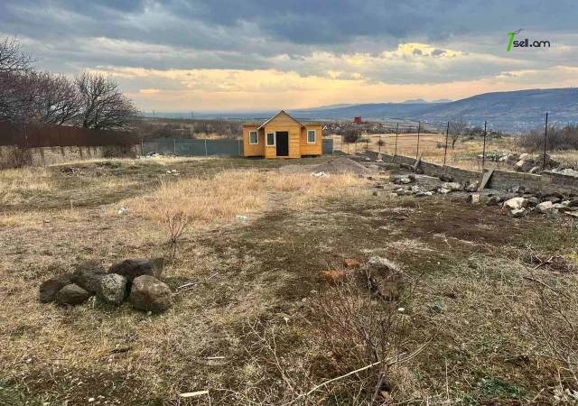 Հողատարածք բնակելի շինությունների համար 5-րդ փողոցում Արագածոտնում, 1000 ք.մ.