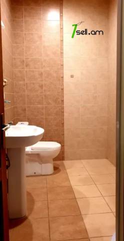 Երկու հարկանի քարե տուն Դավիթ Բեկի փողոցում Էրեբունիում, 1000 քմ, 3+ սանհանգույց