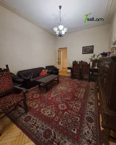 3 սենյականոց բնակարան Մարշալ Բաղրամյան պողոտայում, 90 ք.մ., բարձր առաստաղներ, 2/4 հարկ