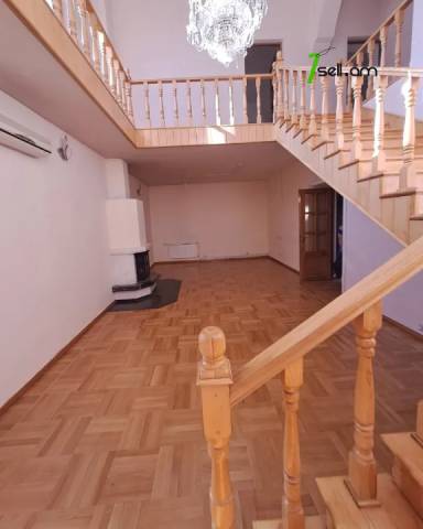 Բազմաֆունկցիոնալ գույք Վերին Անտառային փողոցում կենտրոնում, 400 ք.մ.