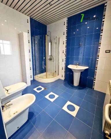 Երեք հարկանի քարե տուն Քեռու փողոցում Արաբկիրում, 1600 ք.մ., 3+ սանհանգույց, կապիտալ վերանորոգված