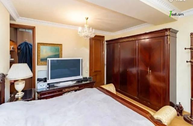 4 սենյականոց բնակարան Մոսկովյան փողոցում, 150 ք.մ., 2 սանհանգույց, 2/8 հարկ, եվրովերանորոգված