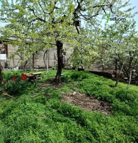 Մեկ հարկանի քարե տուն 1-ին փողոցում Ջրվեժում, 134 ք.մ., կապիտալ վերանորոգված