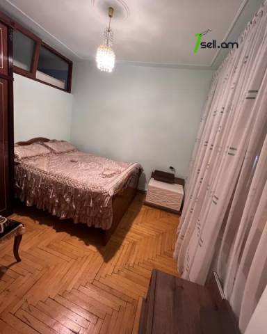 3 սենյականոց բնակարան Արաբկիրում, 73 ք.մ., 2 սանհանգույց, 3/5 հարկ, կապիտալ վերանորոգված, քարե շենք