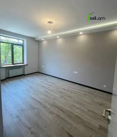 3 սենյականոց բնակարան Կոմիտասի պողոտայում, 90 ք.մ., բարձր առաստաղներ, 3/5 հարկ, կապիտալ վերանորոգված