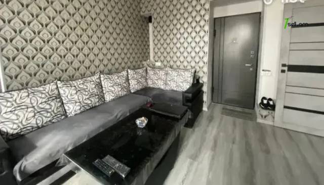 2 սենյականոց բնակարան Նիկողայոս Ադոնցի փողոցում, 42 ք.մ., նախավերջին հարկ, բարձր առաստաղներ