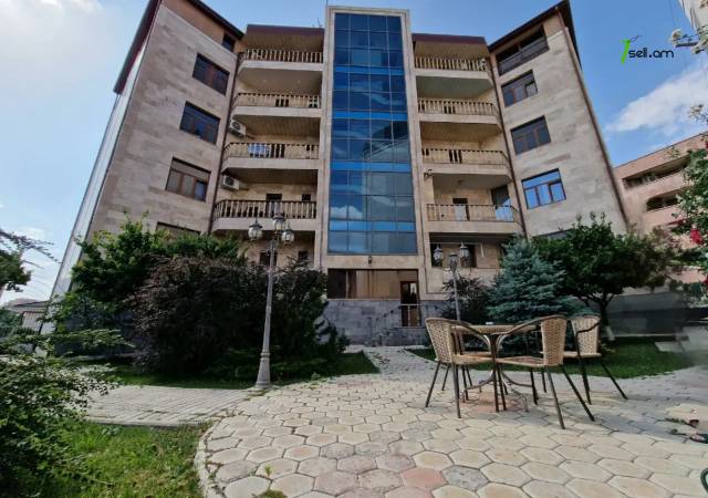 Ընդարձակ 5 սենյականոց բնակարան նորակառույց շենքում Անտառային փողոցում, 338 քմ, 3+ սանհանգույց