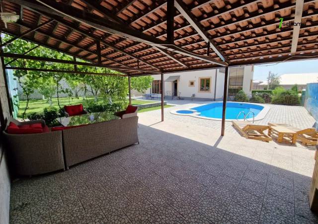 Երկու հարկանի քարե տուն Նոր Նորքում, 1000 ք.մ., 3+ սանհանգույց, կապիտալ վերանորոգված