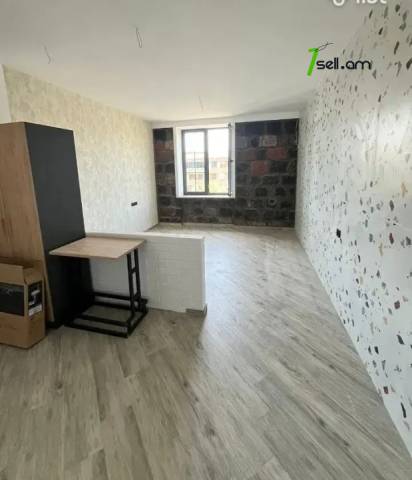 2 սենյականոց բնակարան Կոմիտասի պողոտայում, 43 քմ, նախավերջին հարկ, բարձր առաստաղներ