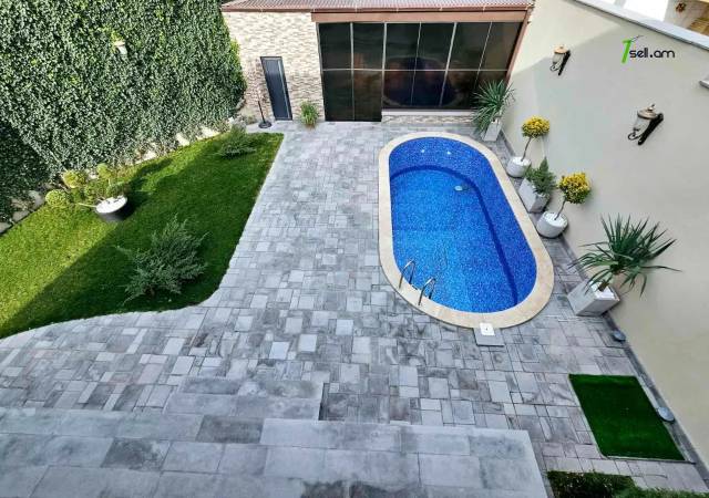 Երկու հարկանի քարե տուն, Նոյ թաղամաս Աջափնյակում, 820 քմ, 3+ սանհանգույց, կապիտալ վերանորոգված