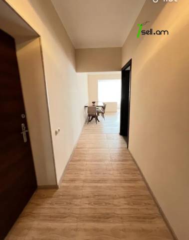 2 սենյականոց բնակարան Ազատության պողոտայում, 64 քմ, նախավերջին հարկ, եվրովերանորոգված, քարե շենք