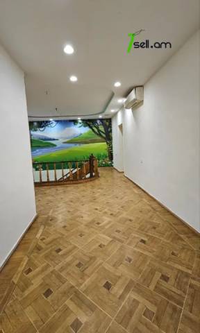 Բազմաֆունկցիոնալ գույք Ազատության պողոտայում Արաբկիրում, 900 քմ