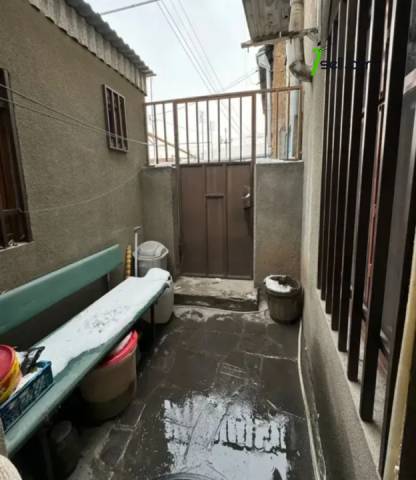 Մեկ հարկանի քարե տուն Ադանայի փողոցում կենտրոնում, 80 քմ, եվրովերանորոգված