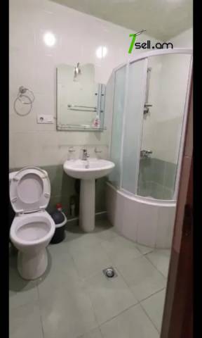 1 սենյականոց բնակարան Արգիշտի փողոցում, 40 քմ, նախավերջին հարկ, բարձր առաստաղներ, եվրովերանորոգված