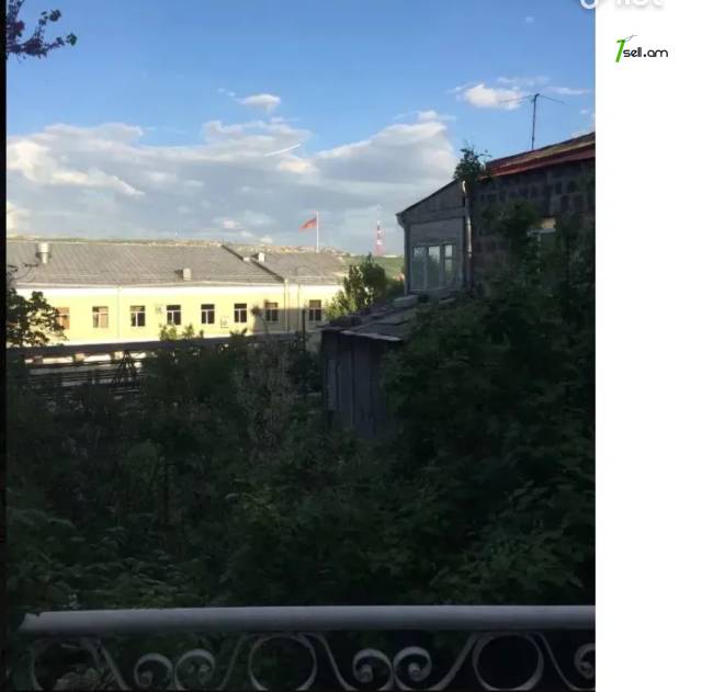 Հողատարածք բնակելի շինությունների համար Լեռ Կամսարի փողոցում կենտրոնում, 475 ք.մ.