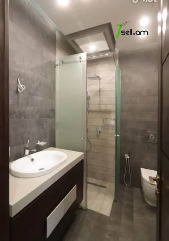 2 սենյականոց բնակարան Կոմիտասի պողոտայում, 65 ք.մ., բարձր առաստաղներ, դիզայներական ոճով վերանորոգված