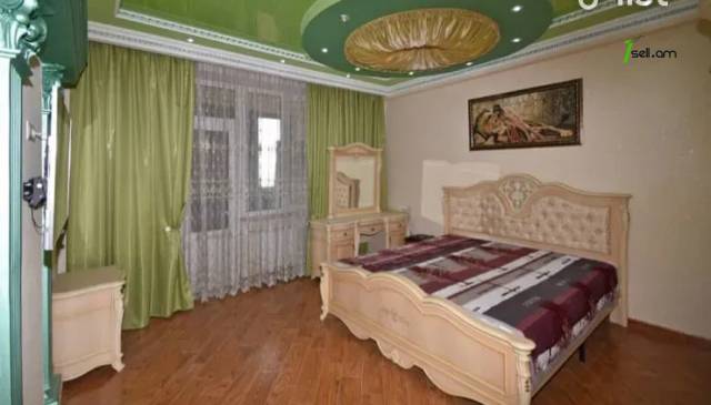 3 սենյականոց բնակարան նորակառույց շենքում Վիկտոր Համբարձումյան փողոցում, 120 ք.մ., 2 սանհանգույց