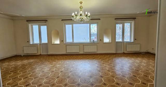 Երկու հարկանի քարե տուն Սեպուհի փողոցում Արաբկիրում, 890 ք.մ., 2 սանհանգույց, կապիտալ վերանորոգված