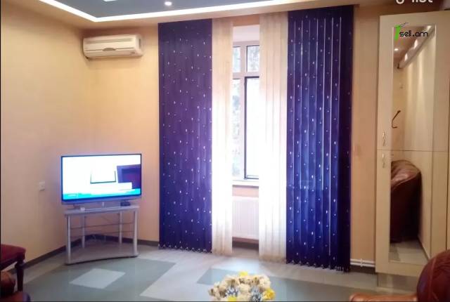 2 սենյականոց բնակարան կենտրոնում, 48 ք.մ., բարձր առաստաղներ, 2/6 հարկ, եվրովերանորոգված, քարե շենք