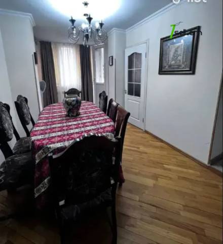 3 սենյականոց բնակարան, Zaqyan Street, 70 ք.մ., 3/5 հարկ, կապիտալ վերանորոգված, քարե շենք