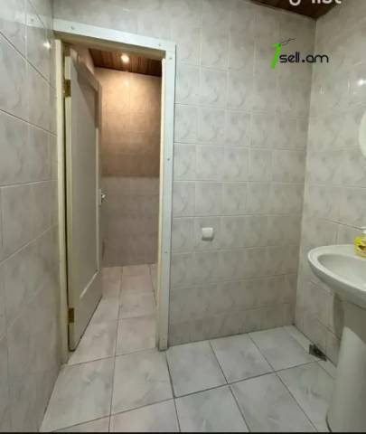 Բազմաֆունկցիոնալ գույք Գլինկայի փողոցում Էրեբունիում, 210 քմ