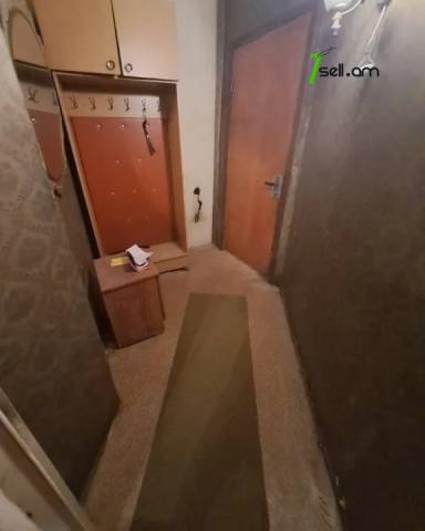 4 սենյականոց բնակարան Երվանդ Քոչարի փողոցում, 104 ք.մ., մի քանի պատշգամբ, նախավերջին հարկ