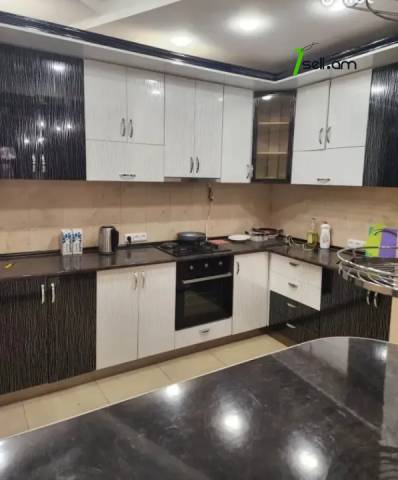 3 սենյականոց բնակարան նորակառույց շենքում Լեռ Կամսարի փողոցում, 113 ք.մ., բարձր առաստաղներ