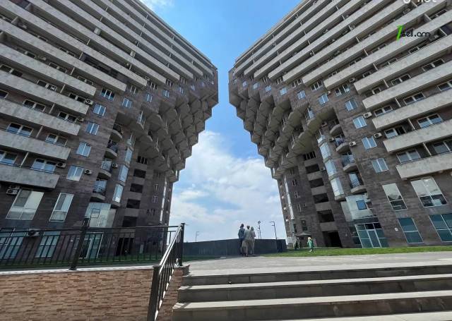 2 սենյականոց բնակարան նորակառույց շենքում Նաիրի Զարյան փողոցում, 65 ք.մ., բարձր առաստաղներ