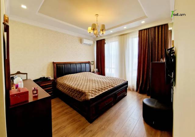 Չորս հարկանի տուն Առինջի 21-րդ փողոցում Առինջում, 950 ք.մ., 3+ սանհանգույց