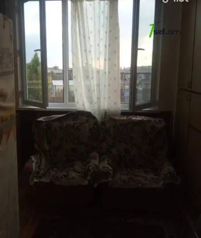 2 սենյականոց բնակարան Մոլդովական փողոցում, 77 քմ, նախավերջին հարկ, քարե շենք