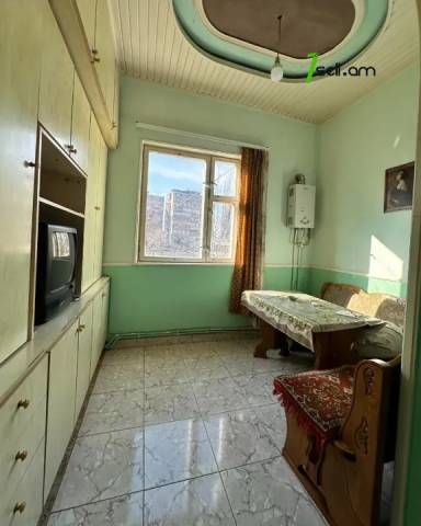 3 սենյականոց բնակարան, Vardanants Street, 105 ք.մ., բարձր առաստաղներ, 2/4 հարկ