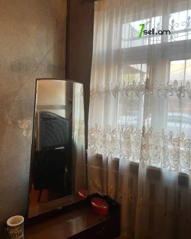 Մեկ հարկանի քարե տուն Ազատամարտիկների փողոցում Էրեբունիում, 120 քմ