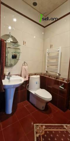 Երկու հարկանի քարե տուն Աջափնյակում, 360 ք.մ., 3+ սանհանգույց, եվրովերանորոգված