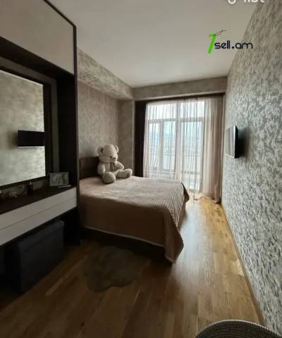 2 սենյականոց բնակարան նորակառույց շենքում Պարույր Սևակի փողոցում, 74 ք.մ., բարձր առաստաղներ