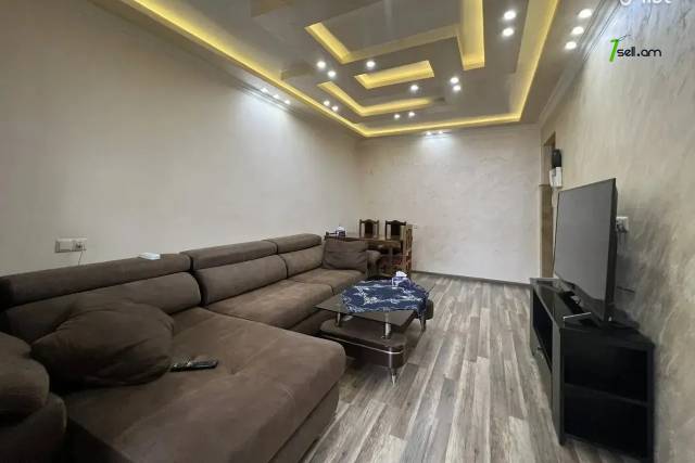 3 սենյականոց բնակարան Արշակունյաց պողոտայում, 62 քմ, 3/5 հարկ, կապիտալ վերանորոգված, քարե շենք