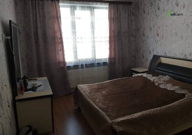 2 սենյականոց բնակարան, Lyuksemburg Street, 62 ք.մ., 1/4 հարկ, կապիտալ վերանորոգված, քարե շենք