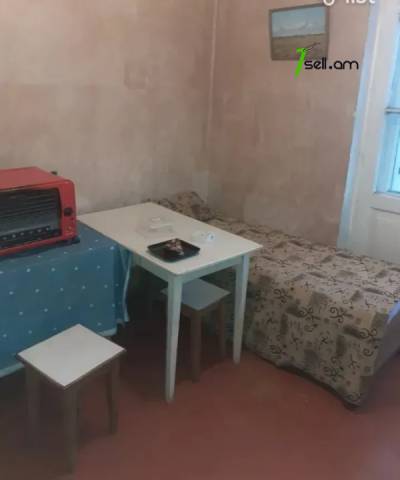 1 սենյականոց բնակարան Կոմիտասի պողոտայում, 48 քմ, 3/5 հարկ, բարձր առաստաղներ, քարե շենք