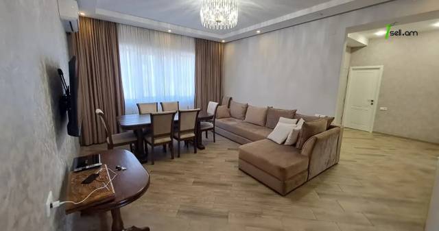 Երկու հարկանի քարե տուն 25-րդ փողոցում Զովունիում, 150 ք.մ., կապիտալ վերանորոգված