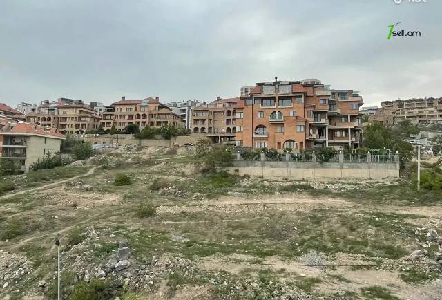 3 սենյականոց բնակարան նորակառույց շենքում Անտառային փողոցում, 108 ք.մ., բարձր առաստաղներ