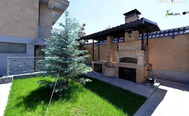 Երեք հարկանի քարե տուն Բաբայան փողոցում Արաբկիրում, 820 քմ, 3+ սանհանգույց, կապիտալ վերանորոգված