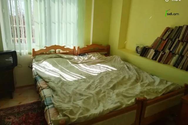 Երկու հարկանի քարե տուն 1-ին փողոցում Նուռնուսում, 120 ք.մ., 2 սանհանգույց, եվրովերանորոգված