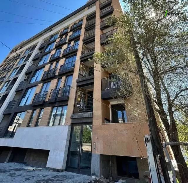 3 սենյականոց բնակարան նորակառույց շենքում Արաբկիրի 21-րդ փողոցում, 84 քմ, 6/8 հարկ, բարձր առաստաղներ